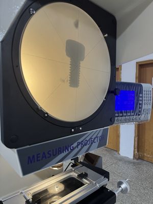 Vertical Projector Measuring Specimen Projector